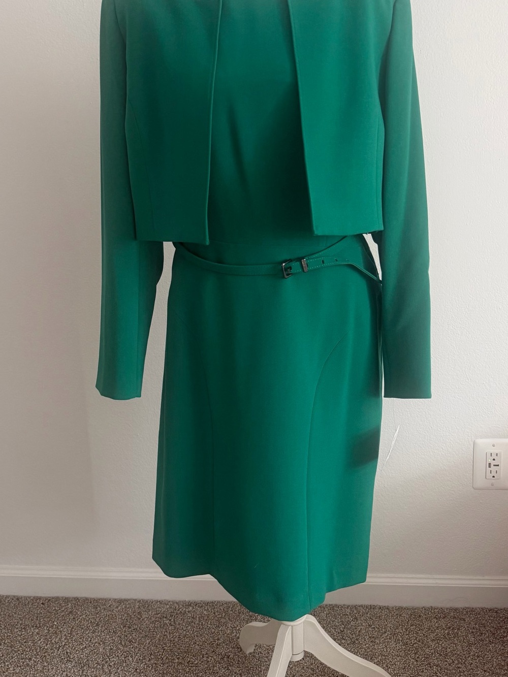 Anne Klein Emerald Green Two-Piece Long Sleeve Dress and Jacket